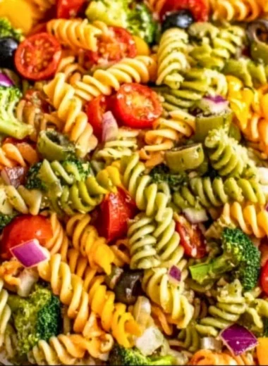 Colorful and vibrant pasta salad with vegetables in a bowl