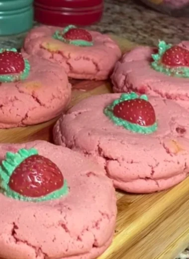 Delicious strawberry cheesecake cookie bars, a tasty dessert perfect for any occasion.