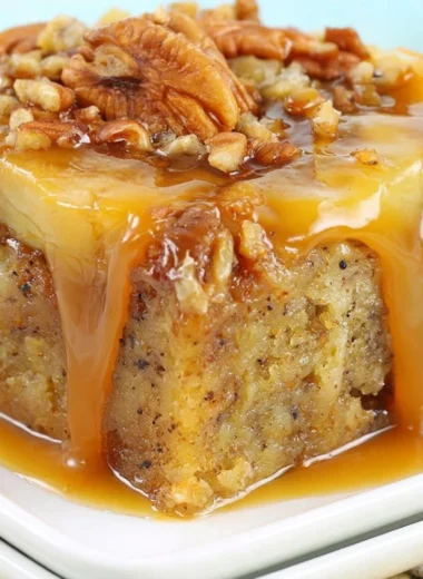 Delicious Banana Upside Down Cake with caramelized bananas on top
