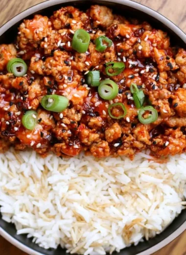 Low carb firecracker ground chicken served in a bowl with vegetables